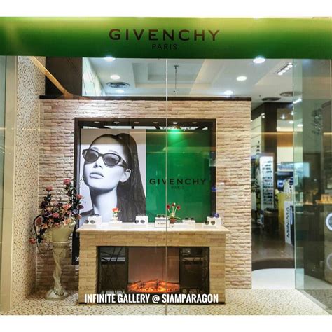 givenchy พารากอน